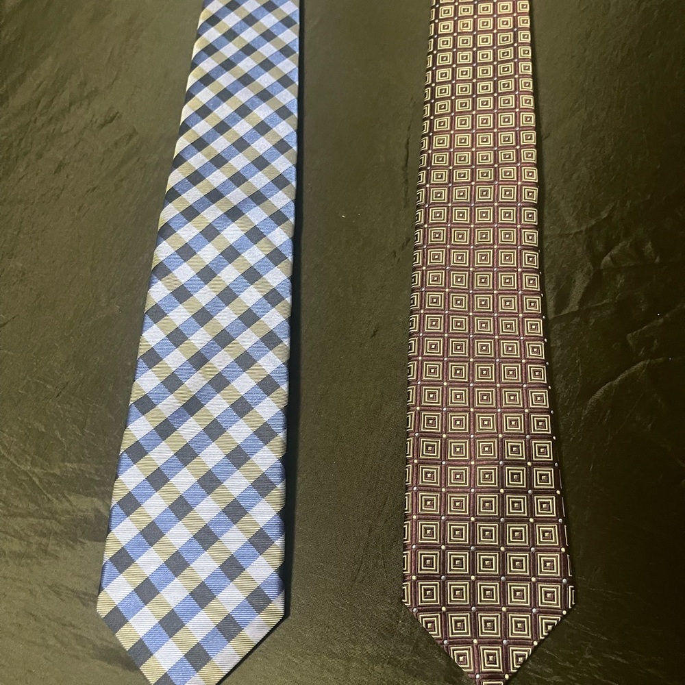 Roundtree & Yorke Blue and Purple Geometric Ties